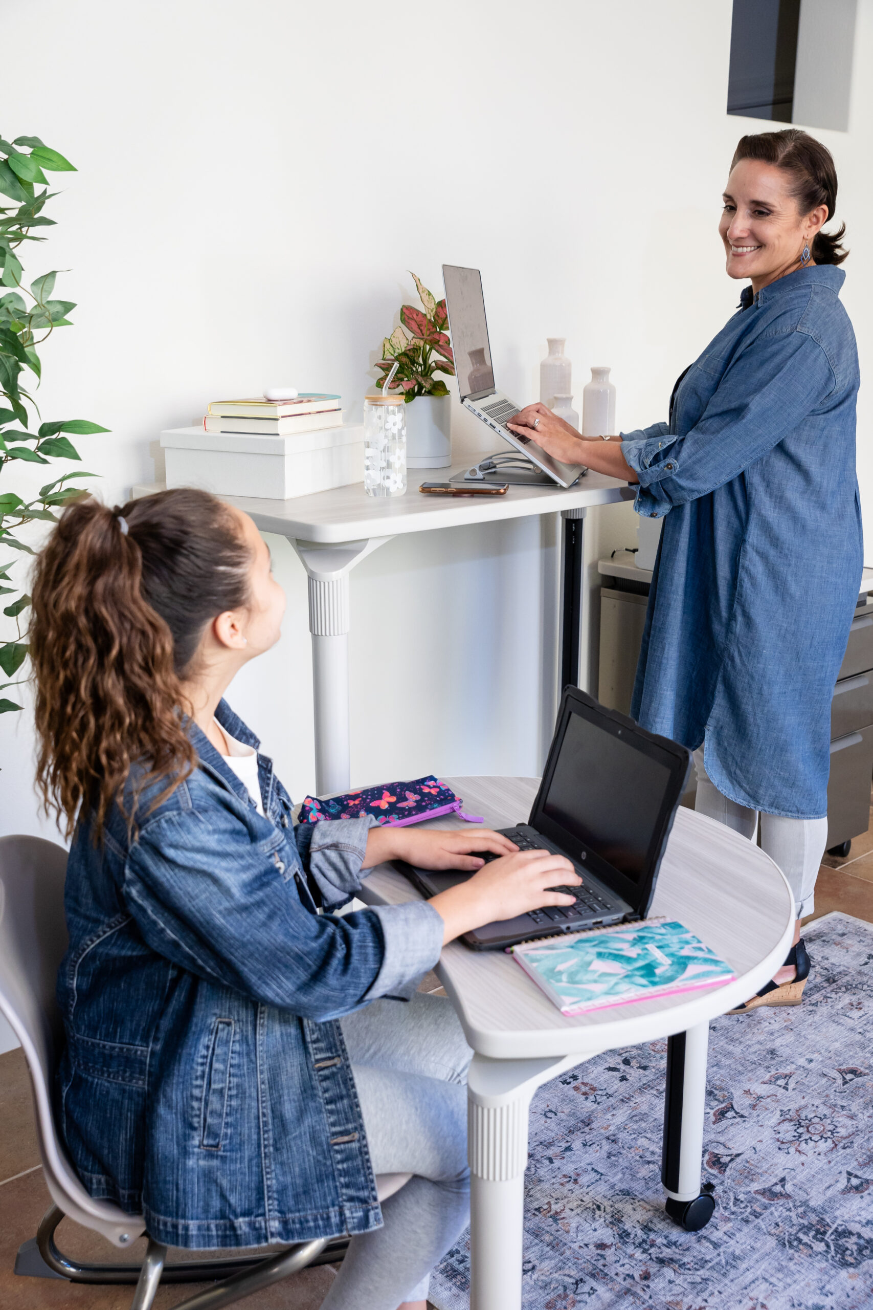 Plateau Standing Desk in Moonstone