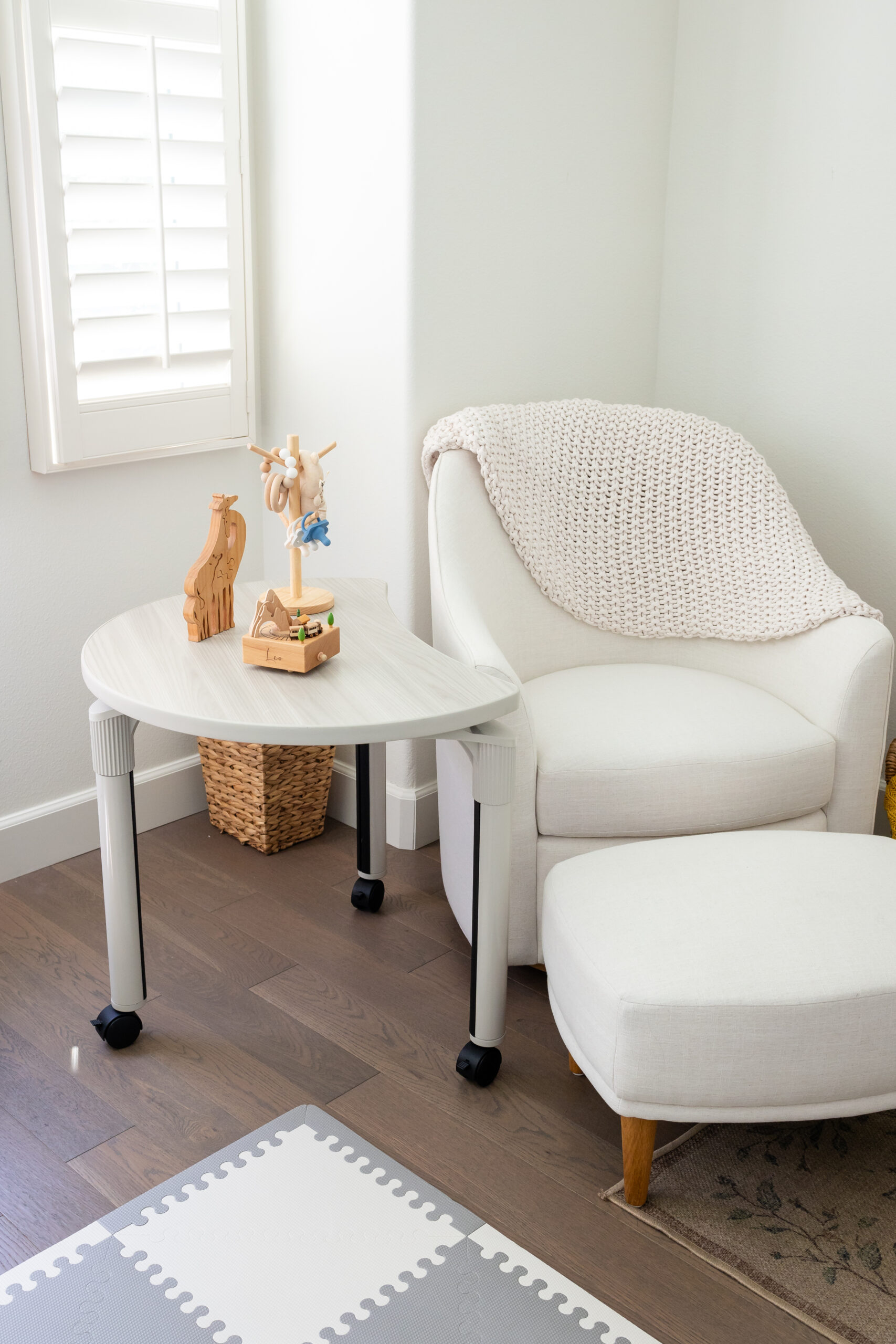 Plateau Moon Table Grey And Moonstone - Image 2